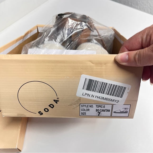 Imperfect Soda Stylish Espadrille Sandals open toe buckle ankle sz 7 tan brown - Picture 11 of 12